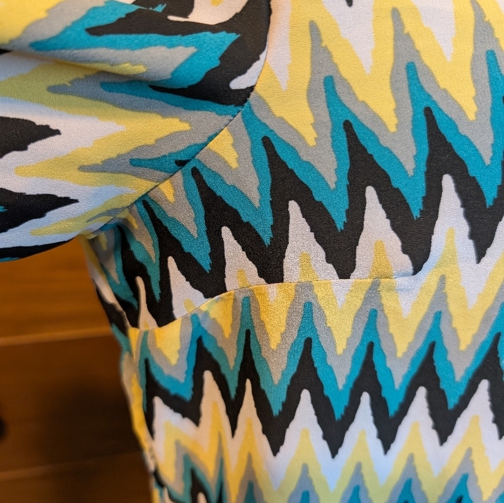 Riley + James Blouse Chevron Black Teal Gray Yellow Blouse - Picture 10 of 12